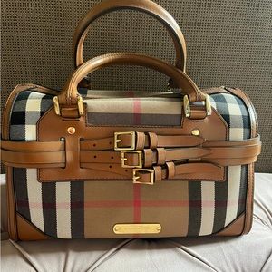 Beautiful Burberry handbag
